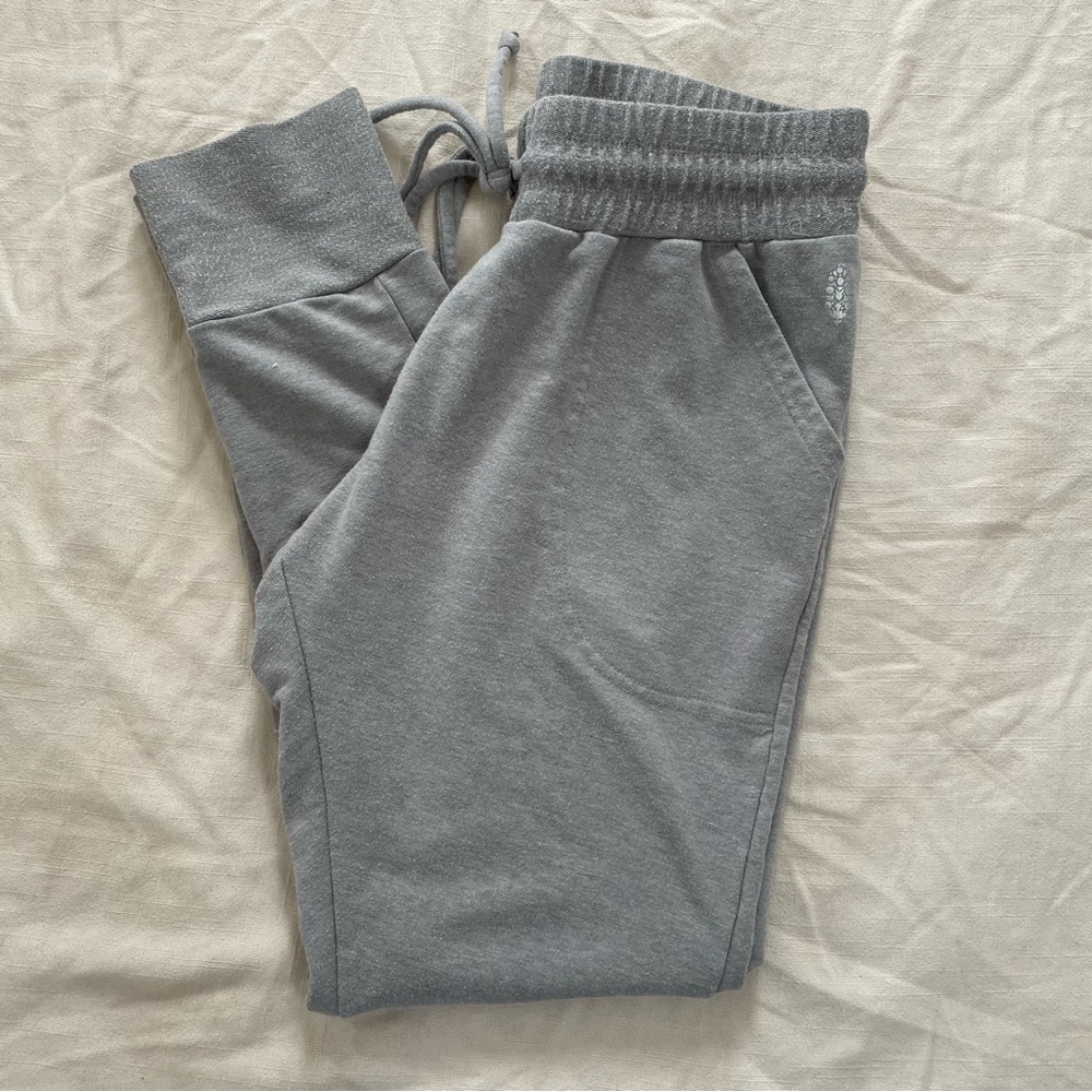 Free People Sweats in Gray, Size M.